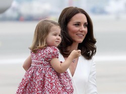 Putri Charlotte Pakai Sepatu Milik Pangeran Harry dari Tahun 1986