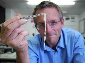 Potret Cacing Parasit di Usus Dokter yang Sengaja Menelannya