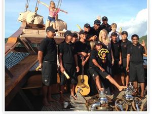 Asyiknya Gwyneth Paltrow Liburan Naik Kapal di Komodo Asyiknya Gwyneth Paltrow Liburan Naik Kapal di Komodo