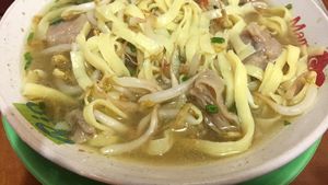 Lapar? Enaknya Pagi Ini Sarapan Mie Kocok Bandung yang Hangat Gurih