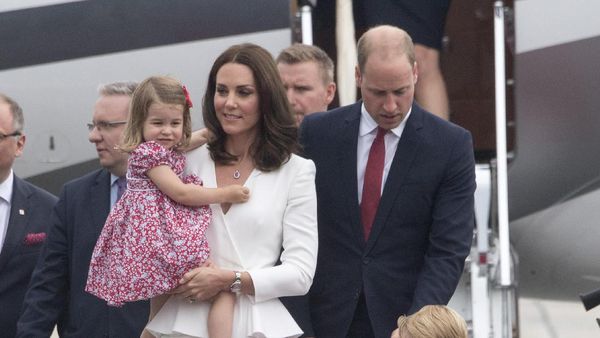 Foto: Momen Menggemaskan Pangeran George dan Putri Charlotte Saat Tur Eropa