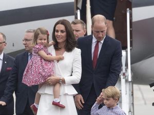 Foto: Momen Menggemaskan Pangeran George dan Putri Charlotte Saat Tur Eropa Foto: Momen Menggemaskan Pangeran George dan Putri Charlotte Saat Tur Eropa