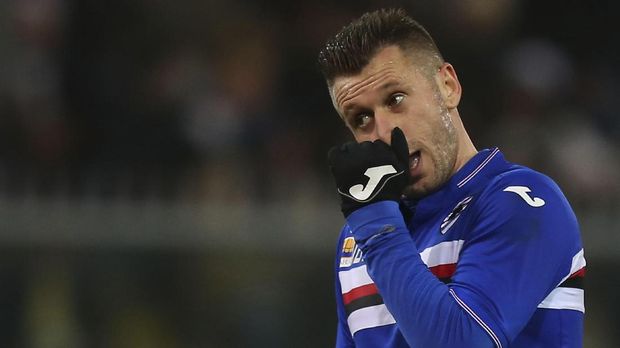 Sampdoria's forward Antonio Cassano reacts during the Italian Serie A football match Sampdoria vs Juventus on January 10, 2016 at 'Luigi Ferraris Stadium' in Genoa. / AFP PHOTO / MARCO BERTORELLO