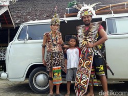 Wayan Ajak Anak-Istri Keliling Indonesia Pakai VW Kombi