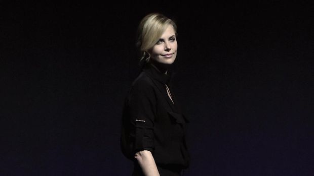 Pengalaman Pribadi Menginspirasi Charlize Theron Perankan Ibu Depresi