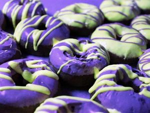 Donat Bersinar, Glow In The Dark Dibuat Juga di San Francisco