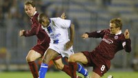 Claudio Makelele menjadi salah satu pemain termahal di atas usia 30 tahun. Dia ditebus dari Real Madrid oleh Chelsea 18 juta euro. (Foto: Clive Mason/Getty Images)