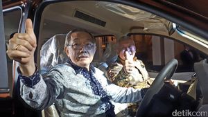 Bos Maspion Jajal Mobil Wuling