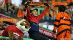 Meski Persija Dibantai, Jak Mania Setia Menemani