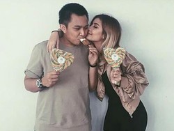 Oka Mahendra Putra Meninggal, Ini Foto Kemesraannya Bersama Awkarin