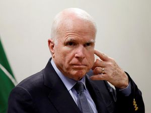 Doakan Kesembuhan, Obama Sebut John McCain Pahlawan Amerika Doakan Kesembuhan, Obama Sebut John McCain Pahlawan Amerika