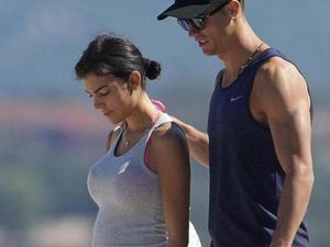 Calon Anak ke-4 Ronaldo di Perut Georgina Rodriguez Calon Anak ke-4 Ronaldo di Perut Georgina Rodriguez