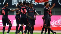 Arsenal lantas terhindar dari kekalahan setelah Alex Iwobi mencetak gol di masa injury time. Hasil imbang 1-1 membuat laga harus dilanjutkan ke babak adu penalti. Foto: REUTERS/Damir Sagolj