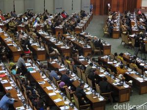 7 Jam Diskors, Paripurna RUU Pemilu Belum Mulai Lagi