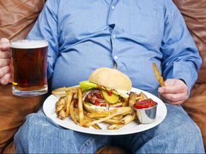 Bar Ini Beri Makan Gratis Pengunjung Obesitas Asal Mau Timbang Berat di Depan Umum