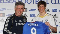 Fernando Torres (2011–2015). Mantan penyerang Chelsea yang direkrut dari Liverpool seharga 50 juta pound sterling. Di antaranya pernah menjuarai Piala FA, Liga Champions, dan Liga Europa dengan Chelsea. (Foto: Dean Mouhtaropoulos/Getty Images)