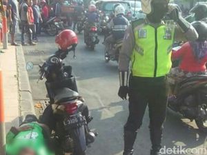 Driver Go-Jek Meninggal Dunia Saat Turun dari Motor Driver Go-Jek Meninggal Dunia Saat Turun dari Motor