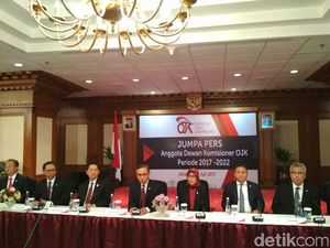 Wakil Ketua OJK Ucapkan Sumpah Jabatan Hari Ini Wakil Ketua OJK Ucapkan Sumpah Jabatan Hari Ini