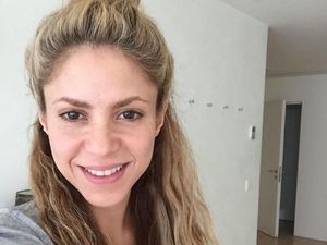 15 Foto Selebriti Tanpa Makeup Ini Buktikan Mereka Sama dengan Kita