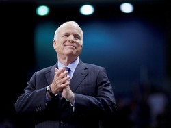 Kerap Dikritik, Trump Doakan Kesembuhan Eks Capres AS McCain