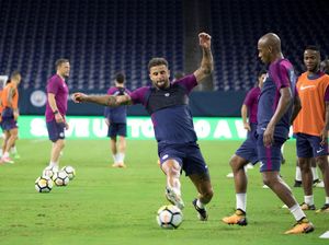 Dalam Waktu Singkat, Walker Sukses Bikin Kompany Terkesan