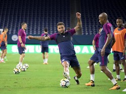 Dalam Waktu Singkat, Walker Sukses Bikin Kompany Terkesan