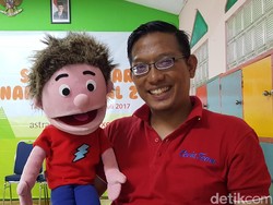 Kenalan dengan Kak Daniel, Sosok di Balik Panggung Boneka