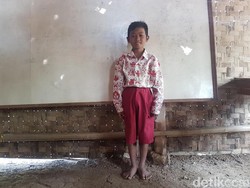 Kisah Asep, Siswa SD di Pandeglang yang Sekolah Berbekal Beras