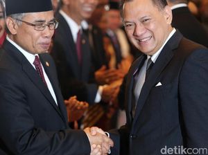 Ketua Baru OJK: Tak Ada Alasan BI Naikkan Suku Bunga