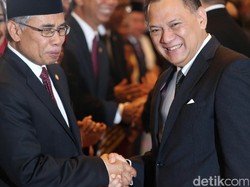 Ketua Baru OJK: Tak Ada Alasan BI Naikkan Suku Bunga