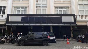 Foto: Dibubarkan, HTI Tutup Kantor