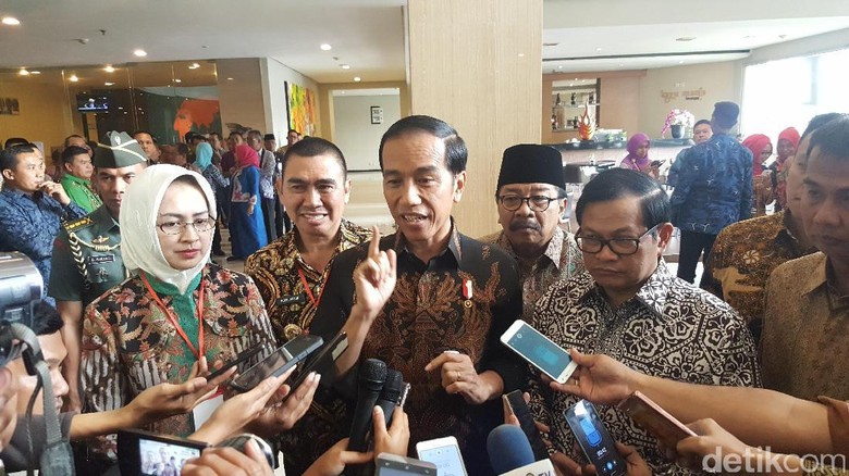 Gesitnya Jokowi Percepat Pembangunan di Papua