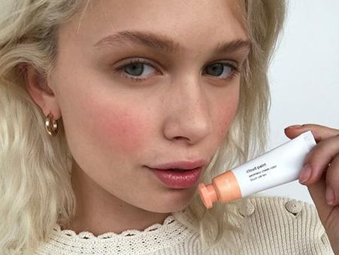 7 Cara Makeup Natural untuk Penampilan Sehari-hari