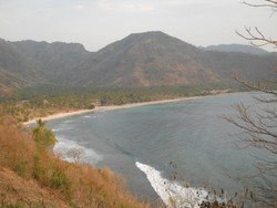 Tempat Terbaik Menikmati Sunset di Lombok: Bukit Malimbu