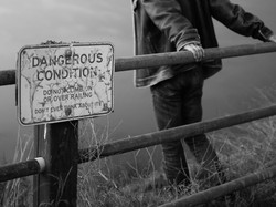 Begini Cara Tepat Menghadapi Orang yang Mau Bunuh Diri