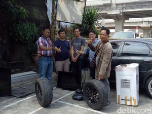 Polisi Tangkap Pencuri Berjimat di Duren Sawit Polisi Tangkap Pencuri Berjimat di Duren Sawit