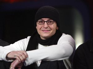 Autopsi Jenazah Chester Bennington Ditunda?