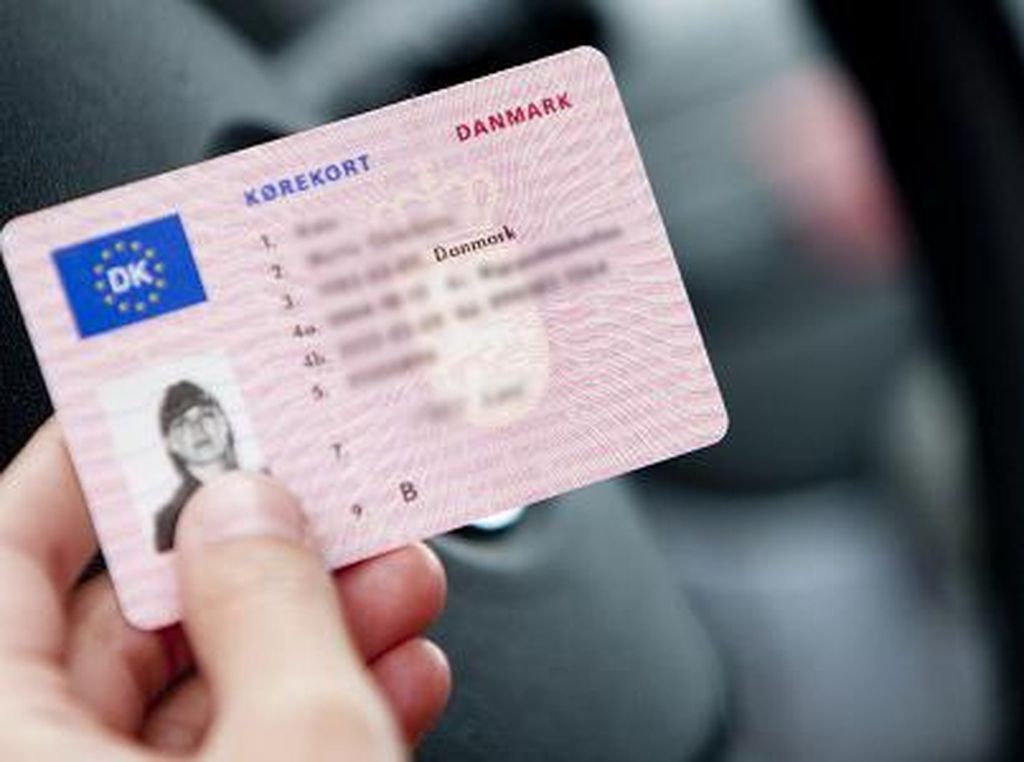 Si Kembar Pakai Satu SIM untuk Nyetir, Ketahuan Gara-gara Botak Si Kembar Pakai Satu SIM untuk Nyetir, Ketahuan Gara-gara Botak