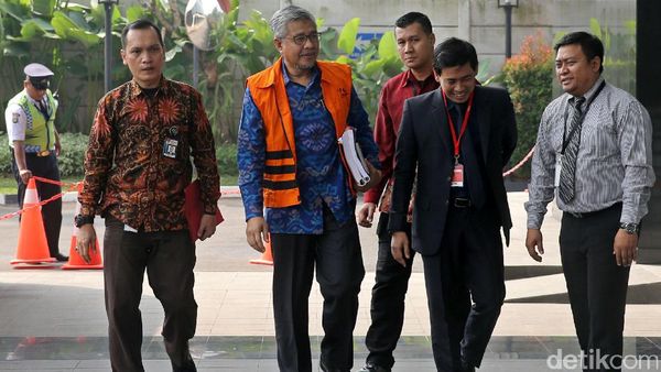 Nur Alam Diperiksa KPK