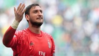 Gianluigi Donnarumma. Kiper AC Milan yang masih berusia 18 tahun itu punya nilai 40,5 juta euro. Foto: Getty Images/Emilio Andreoli