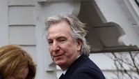 Tiga hari setelah Bowie meninggal, Ramsey bikin gol lagi saat Arsenal melawan Liverpool. Salah satu pemeran di film Harry Potter, Alan Rickman, meninggal dunia pada 14 Januari. (Neilson Barnard/Getty Images)