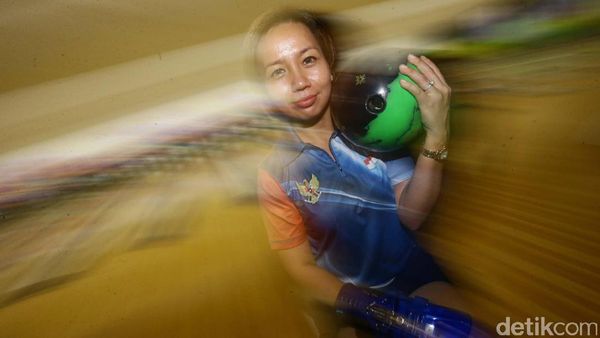 Putty Armein Jatuh Cinta Pada Boling