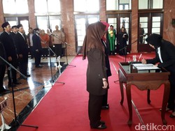 44 Pegawai Pemkot Surabaya Dimutasi, Risma: Tugas Saya Mendidik