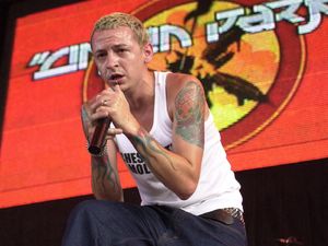 Kata Pakar, Ini Alasan Chester Bennington Bunuh Diri Saat Ultah Chris Cornell