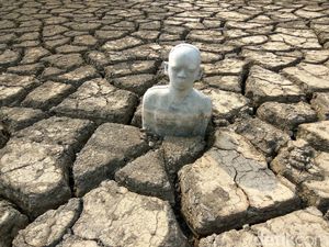 Gila! Utang Lapindo Bengkak Jadi Rp 2 T, Baru Dibayar Rp 5 M Gila! Utang Lapindo Bengkak Jadi Rp 2 T, Baru Dibayar Rp 5 M