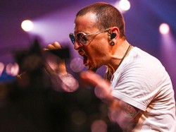 Chester Bennington Bunuh Diri, Tanda Seleb Juga Rentan Depresi