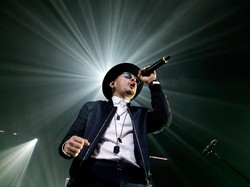 Keluarga Chester Bennington Buat Kegiatan Amal untuk Cegah Bunuh Diri