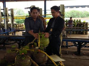Diduga Kurangi Takaran Gas 3 Kg, SPBE di Lampung Digerebek Polisi