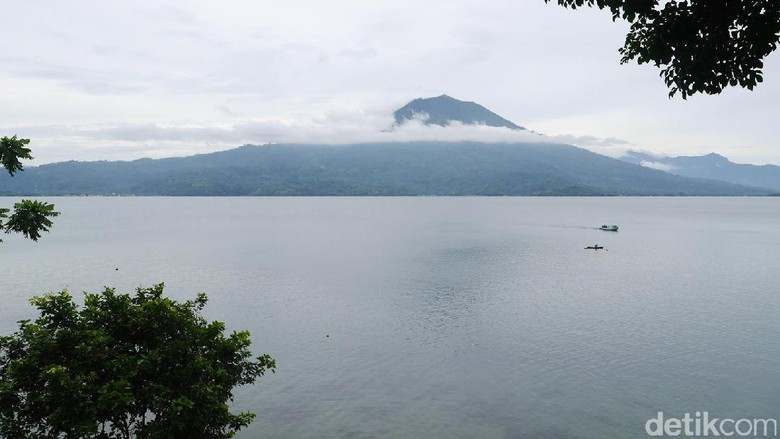 Foto: Danau Ranau di perbatasan Lampung dan Sumatera Selatan (Kurnia/detikTravel)