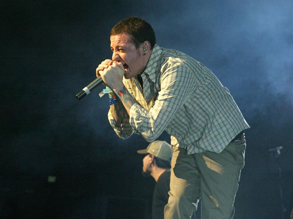 Label Tempat Linkin Park Bernaung Berduka Atas Kematian Chester Bennington Label Tempat Linkin Park Bernaung Berduka Atas Kematian Chester Bennington